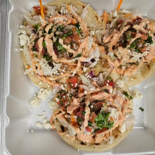 Tacos with choice of meat (2 tacos)
