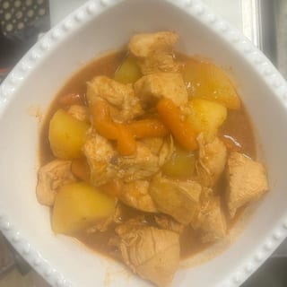 Pollo Guisado side